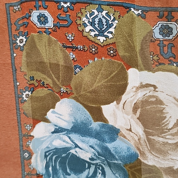 Vintage Square Floral Design Scarf - Picture 11 of 12